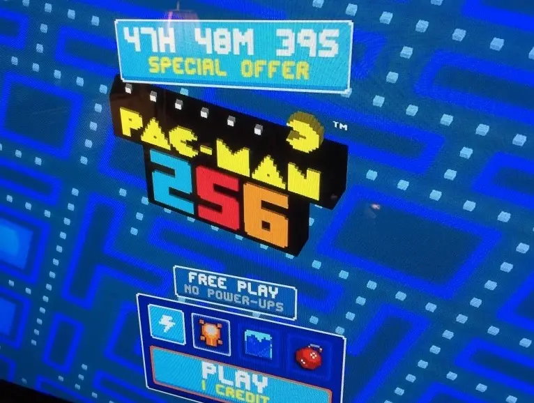 Pac-Man 256, par les créateurs de Crossy Road, débarque sur Apple TV