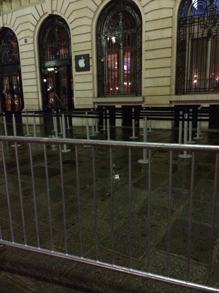 Il n'y a pas foule pour l'iPad Air, même à Paris