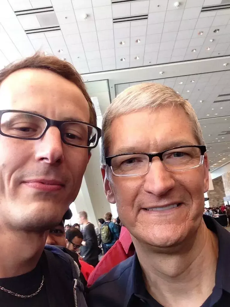 Notre photo du jour "Je suis développeur et j'ai fait un selfie avec Tim Cook"