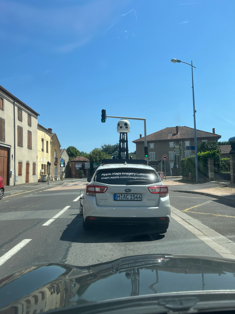 Apple continue de sillonner la France pour mettre à jour Plans !