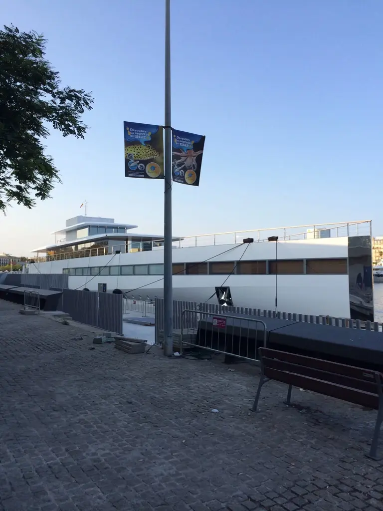 L'image du jour : le Yacht de Steve Jobs maintenant dans le port de Barcelone