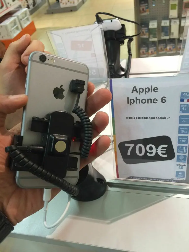 Insolite : quand Boulanger expose l'iPhone 6 aux yeux de tous 24H avant la sortie