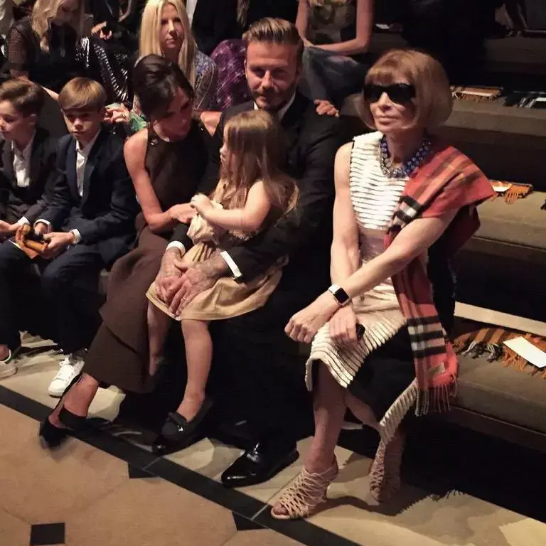 Anna Wintour arbore son Apple Watch au défilé Burberry