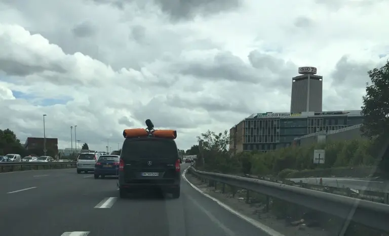 L'image du jour : les Apple Car s'adaptent au temps parisien