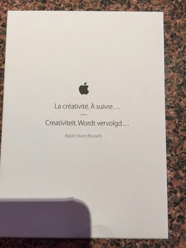 Apple Store de Bruxelles, suite : d'autres photos et un livret collector !