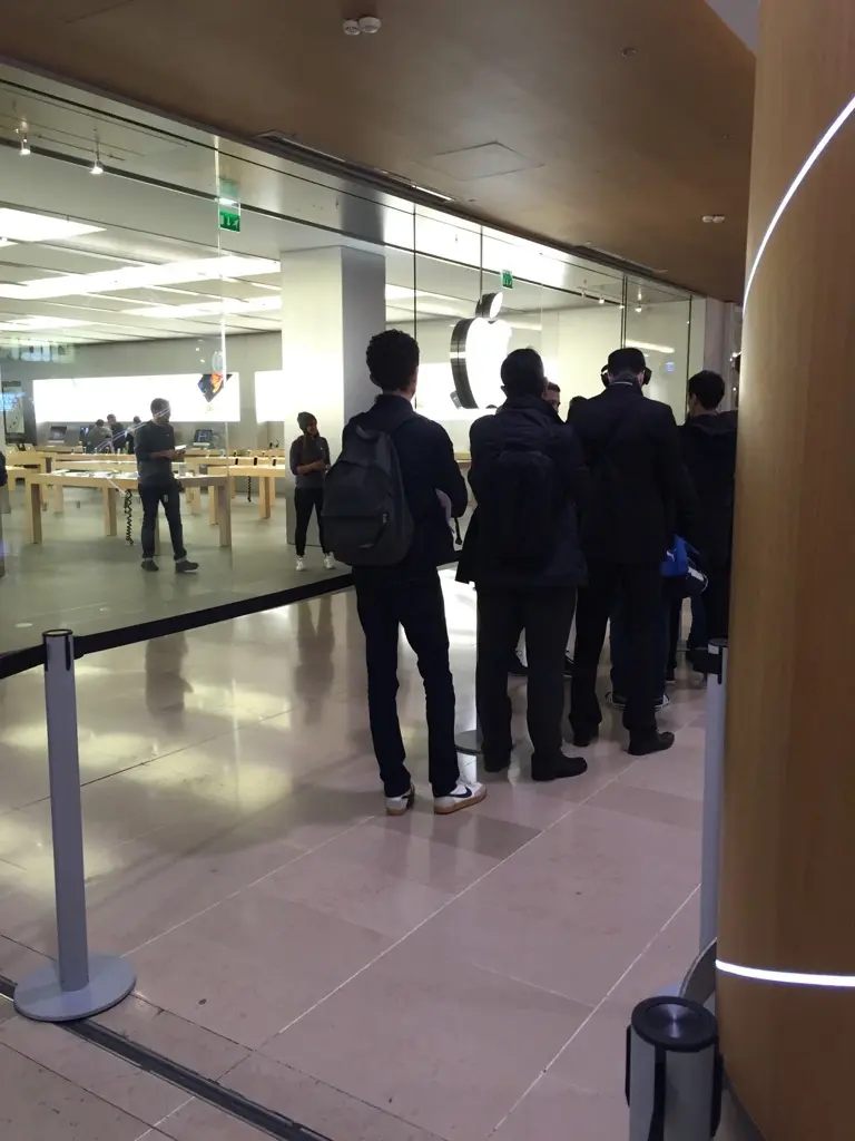 iPhone 6s : une matinée d'attente en France