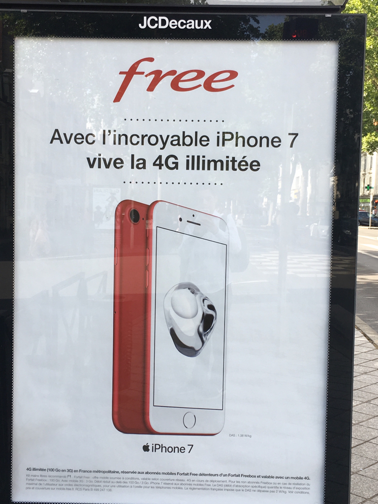 L'image du jour : Free mobile fait la pub de l'iPhone 7 RED (et de son forfait 4G)