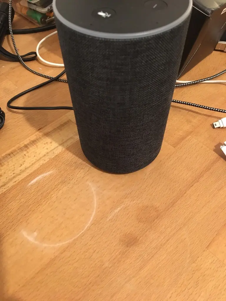 L'image du jour : l'Amazon Echo laisse aussi des traces sur le bois !