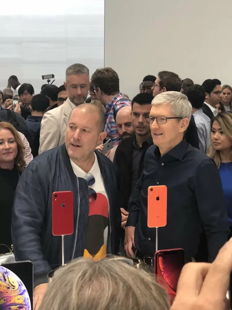 Les iPhone XR, XS, XS Max et les Apple Watch Series 4 "en vrai" avec des people (photos)