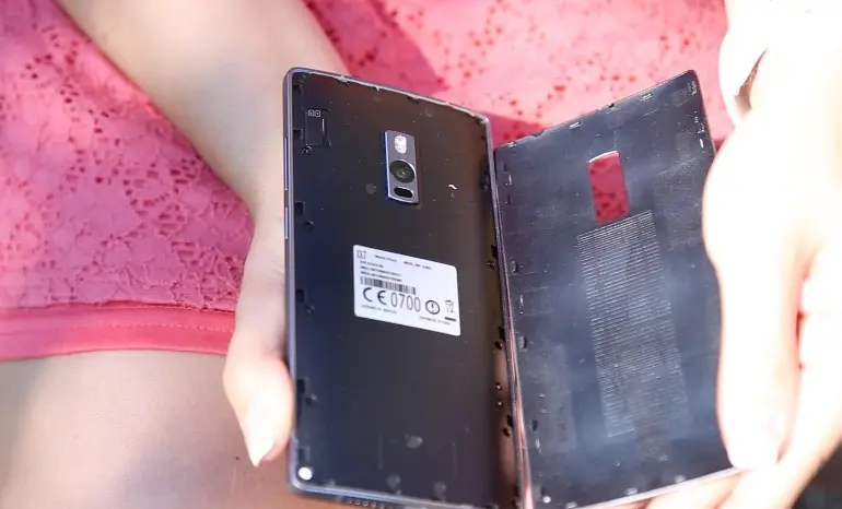 Comparatif : OnePlus 2 vs iPhone 6 Plus : du haut de gamme à moitié prix ? (vidéo M4E)