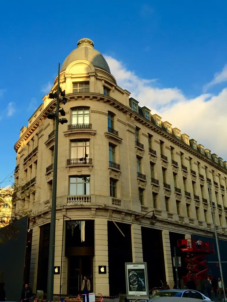 Apple Store de Lille : et voilà la façade ! (photos)