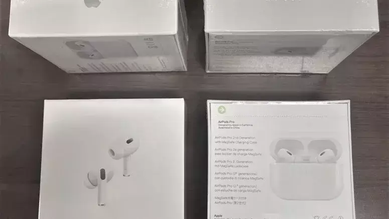 Une énorme usine de faux AirPods démantelée en Chine