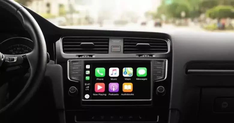 CarPlay serait plus sûr que les systèmes multimédia des constructeurs automobiles