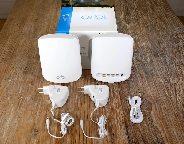 Test express des Netgear Orbi RBK352 : du Wi-Fi 6 Mesh à partir de 224€