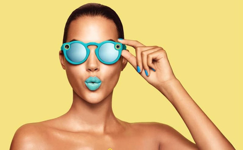 Snapchat persiste et compte sortir deux nouveaux modèles de Spectacles