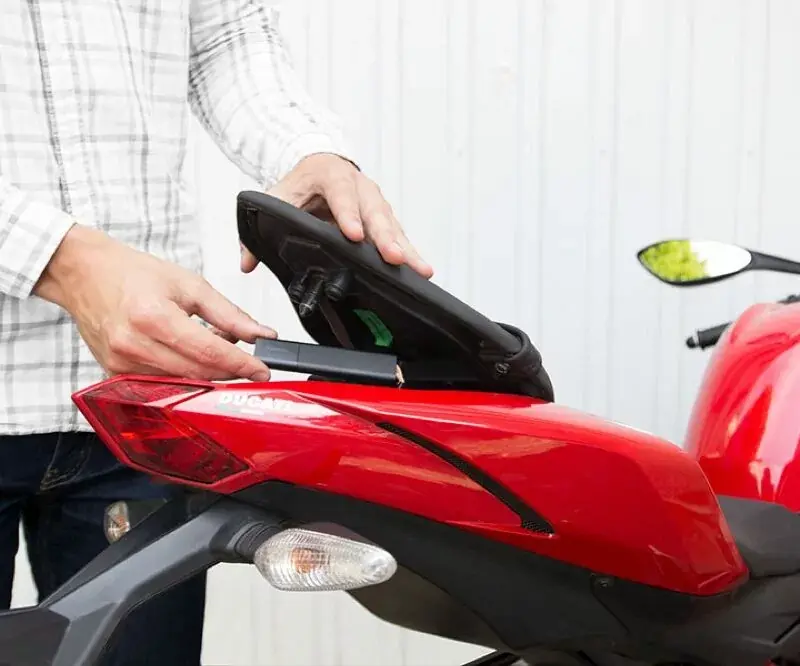 A Paris, il retrouve son scooter dans un sous-sol grâce au traqueur d'Invoxia