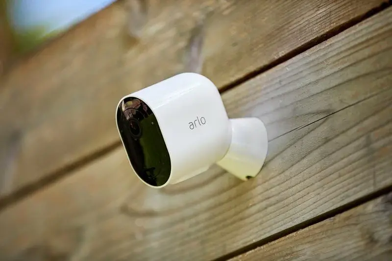 Les caméras Arlo Pro 4 et Ultra 2 s'affranchissent du pont