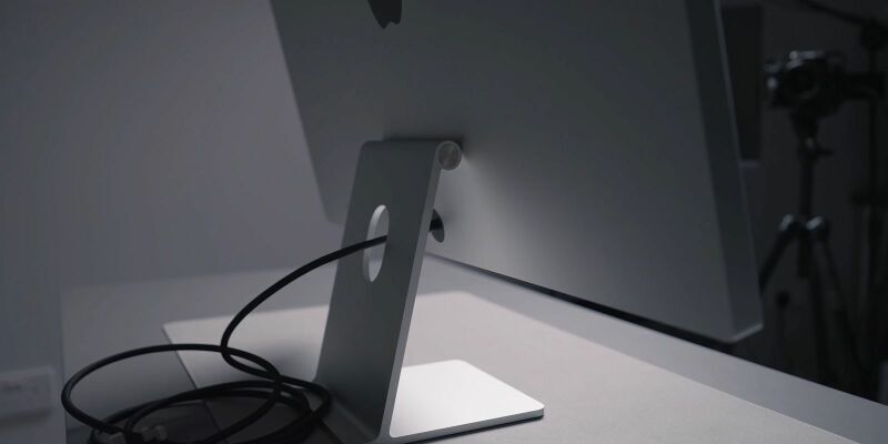 Studio Display : Apple disposerait d'un outil pour enlever le câble d'alimentation