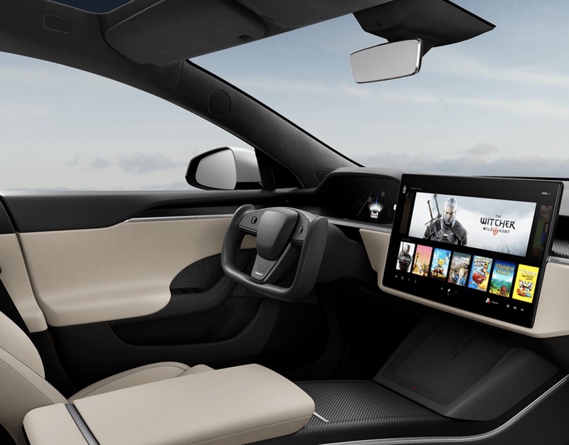 Illustration : Une nouvelle Tesla Model S/X ! 1 100CV, 840Km d'autonomie, nouvel intérieur, 3 écrans...