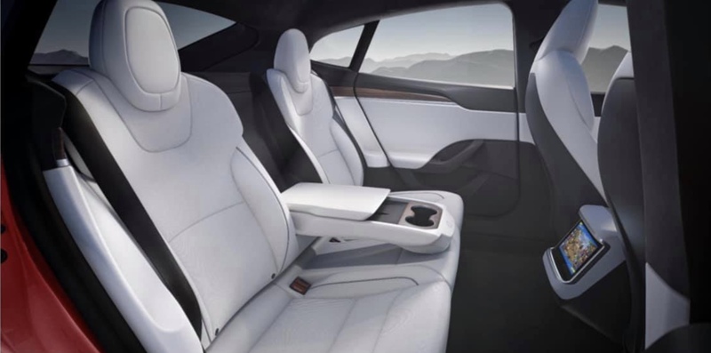 Illustration : Une nouvelle Tesla Model S/X ! 1 100CV, 840Km d'autonomie, nouvel intérieur, 3 écrans...