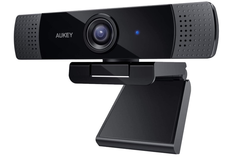 Illustration : Promos : webcam Aukey 1080p à 33€, AirPods Pro à 229€, AirPods Gen2 à 135€