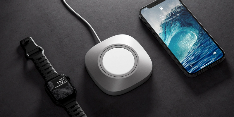 Illustration : Un support en métal pour le chargeur MagSafe chez Nomad