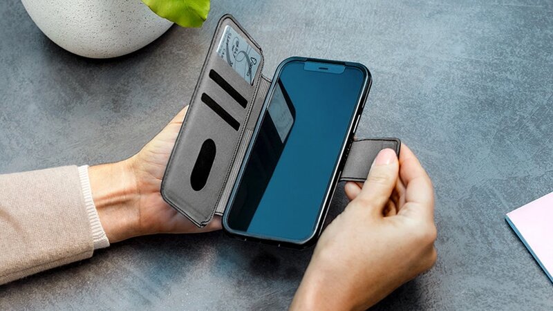 Illustration : MagSafe : Otterbox dévoile un nouvel étui folio et un portefeuille pour iPhone 12