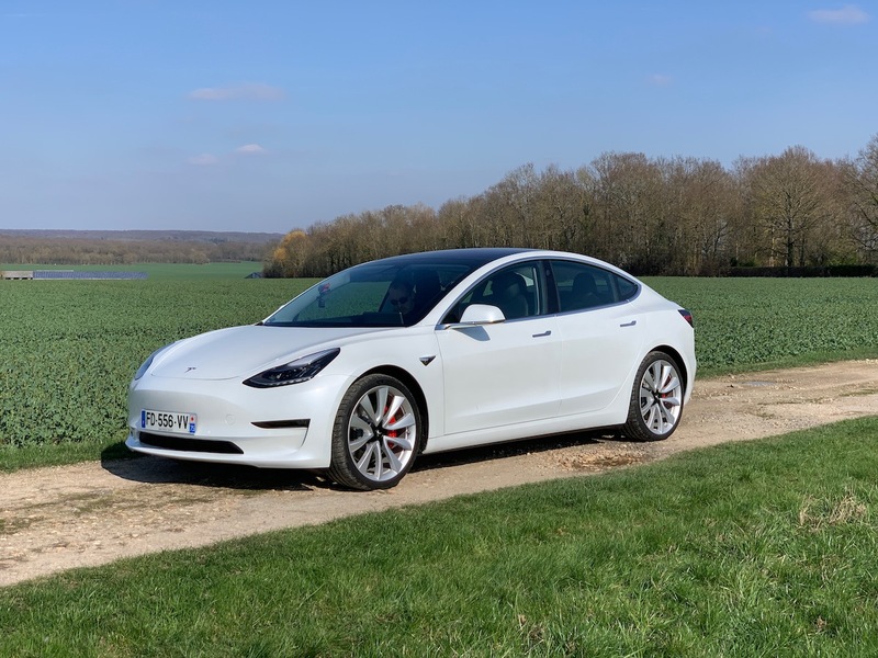 Illustration : Tesla lance son Autopilot complet sur abonnement mensuel (dès 99$/mois)