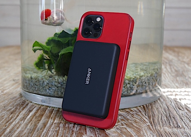 Illustration : Prise en main de la batterie magnétique/chargeur sans fil d'Anker à 27,99€