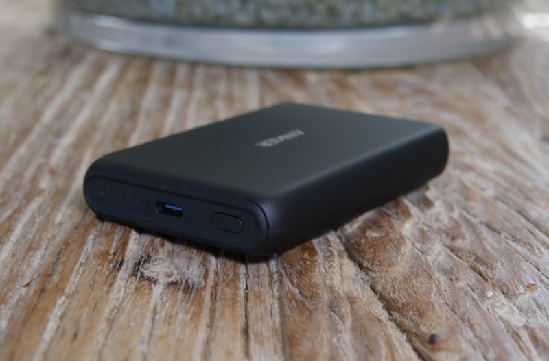 Illustration : Prise en main de la batterie magnétique/chargeur sans fil d'Anker à 27,99€