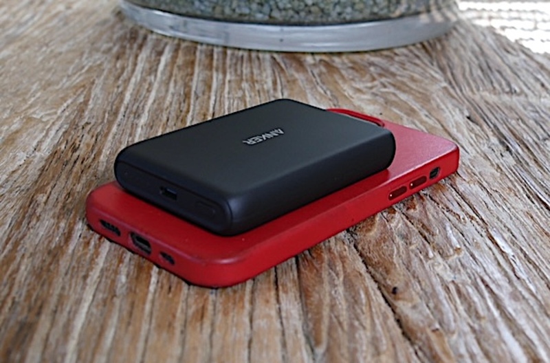 Illustration : Prise en main de la batterie magnétique/chargeur sans fil d'Anker à 27,99€