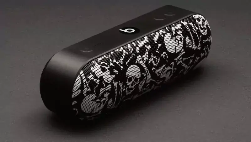 Un baroud d'honneur pour la Beats Pill+, habillée par Stüssy