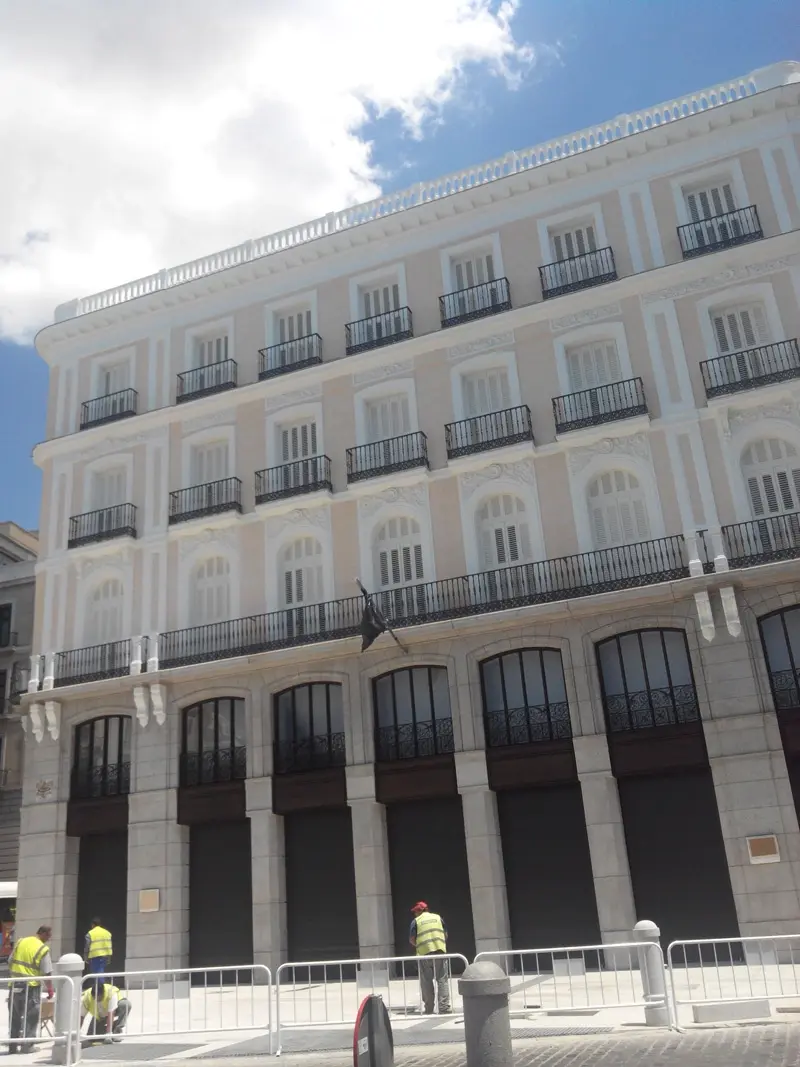 L'image du jour : l'Apple Store de Madrid se prépare pour son lancement, samedi