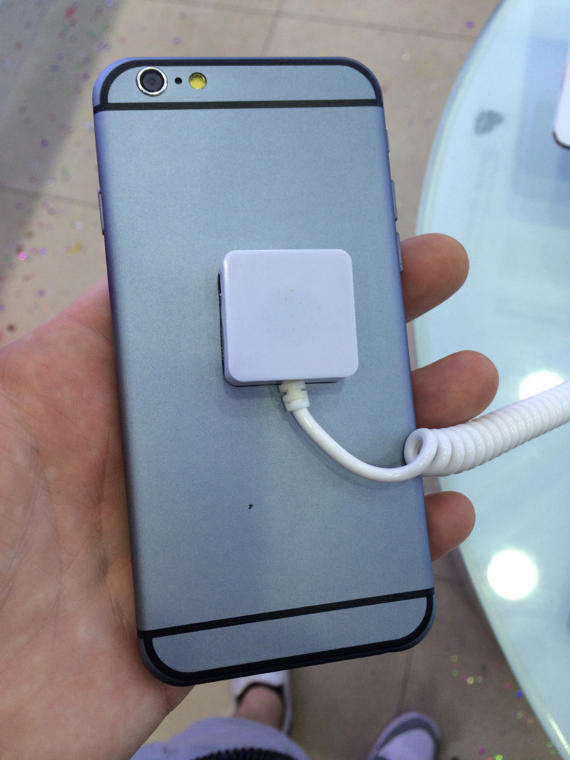 Illustration : En Chine, l'iPhone 6 est déjà en précommande et sur les présentoirs (enfin presque)