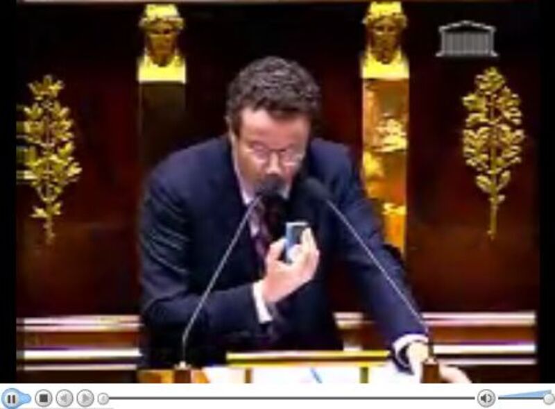Illustration : l'iPod mini à l'Assemblée Nationale...