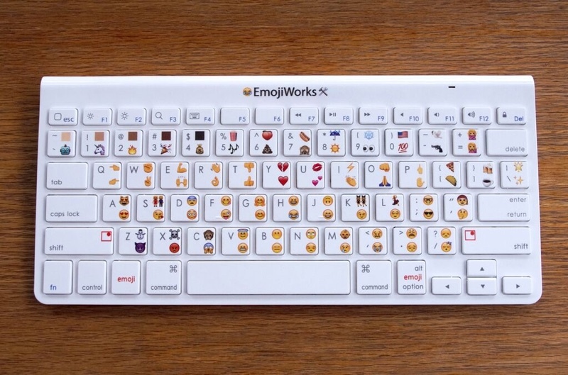 Insolite : un "Magic Keyboard" avec des smileys à la place des touches