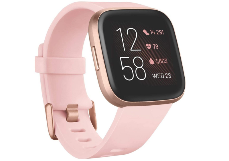Illustration : Promos : jusqu'à 45% de réduction sur la gamme Fitbit (Ace 3 à 54€, Charge 4 à 99€, Sense à 229€, Versa dès 109€)