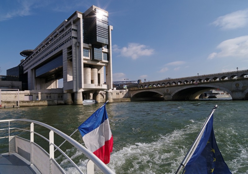 Illustration : Bercy réclame 48,5 millions d'euros à Apple pour violation du code du commerce