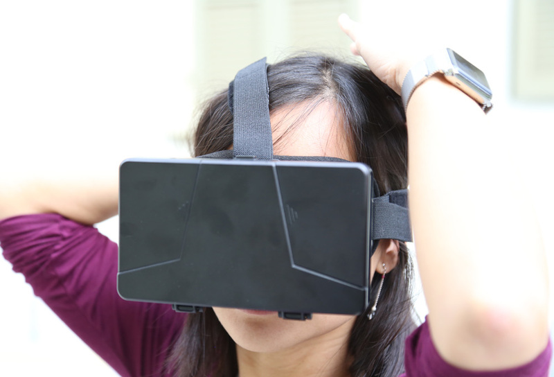 Illustration : On a testé un casque de réalité virtuelle pour iPhone à moins de 25€, et ça sentait le futur !