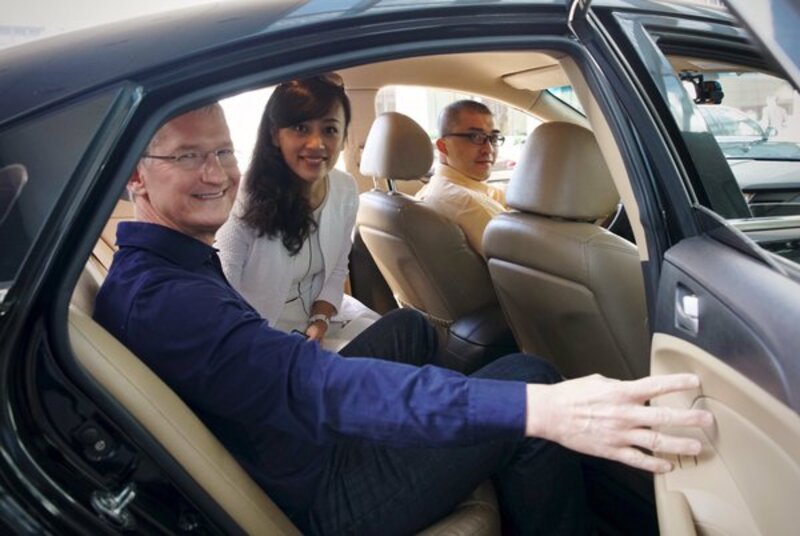 Illustration : Tim Cook et la présidente de Didi Chuxing en vadrouille à l'Apple Store de Pékin