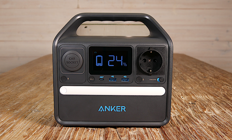 Test express Anker 521 : une batterie externe avec prise 220V, allume-cigare, éclairage et USB