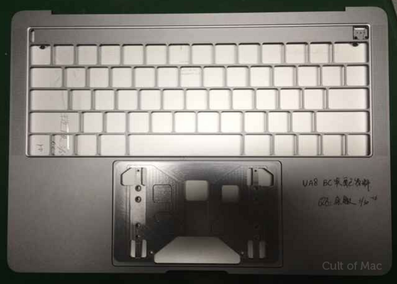 Illustration : Une photo volée de la coque des prochains MacBook Pro Retina avec la barre OLED ?