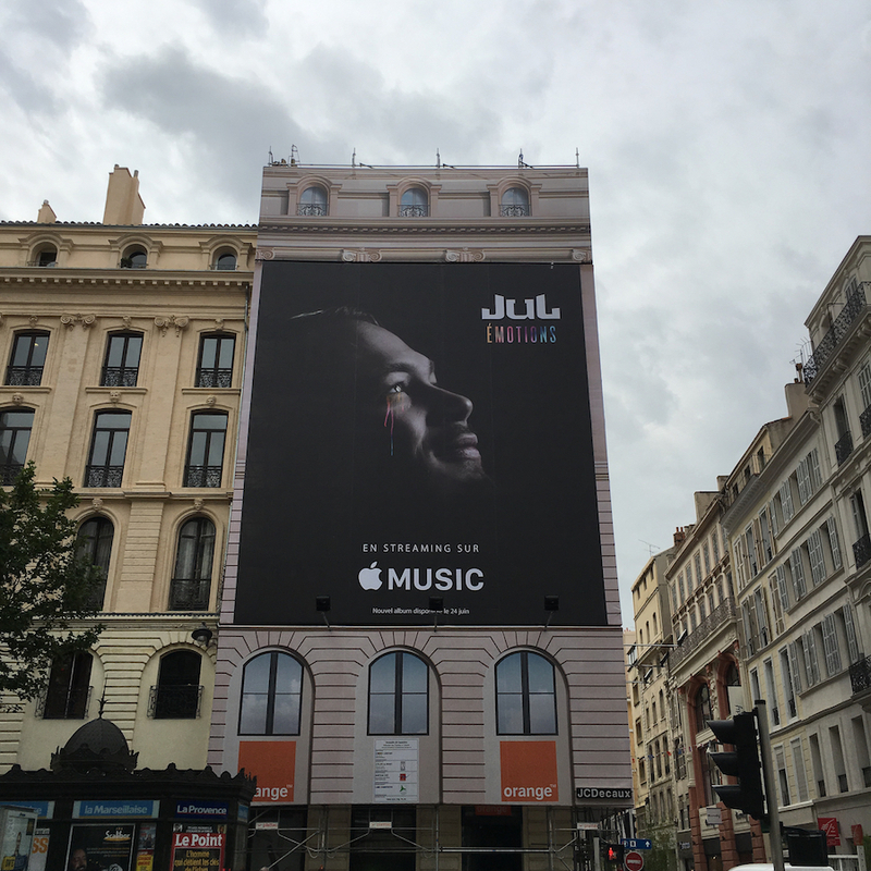 Illustration : L'image du jour : une pub géante pour Apple Music sur la Canebière
