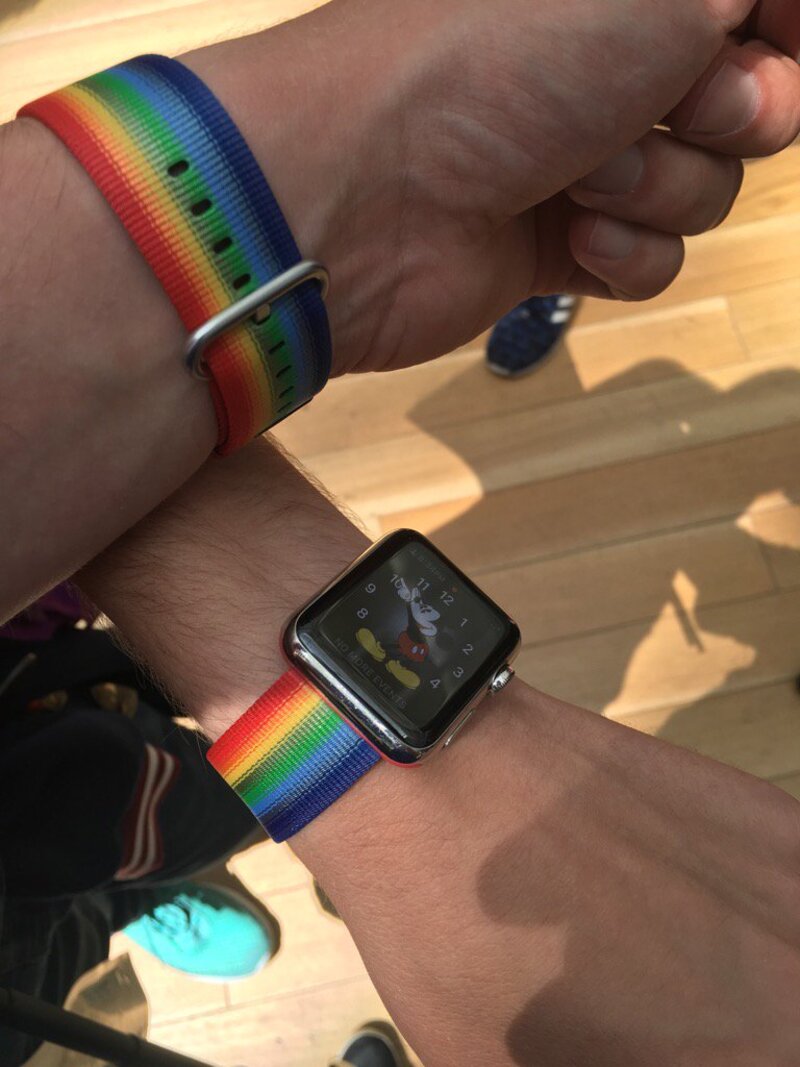 Illustration : Apple à la Gay Pride de San Francisco (avec un bracelet spécial pour Apple Watch !)