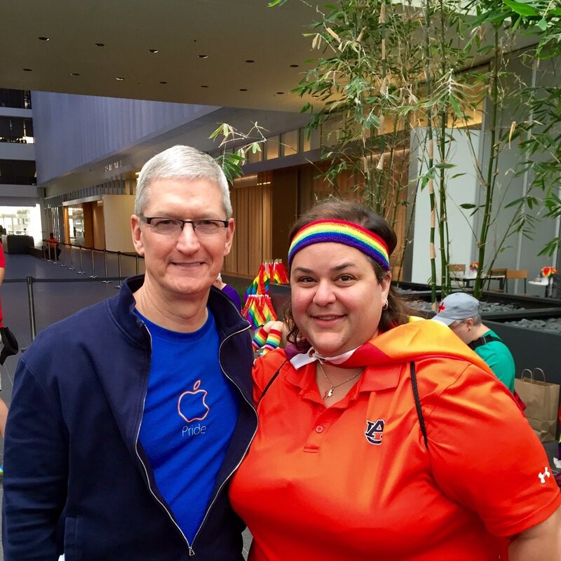 Illustration : Apple à la Gay Pride de San Francisco (avec un bracelet spécial pour Apple Watch !)