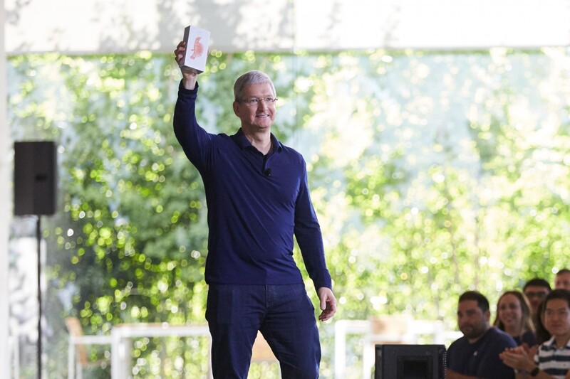 Illustration : Les confidences de Tim Cook : Intelligence Artificielle, ses erreurs, Siri, Plans, la fiscalité...