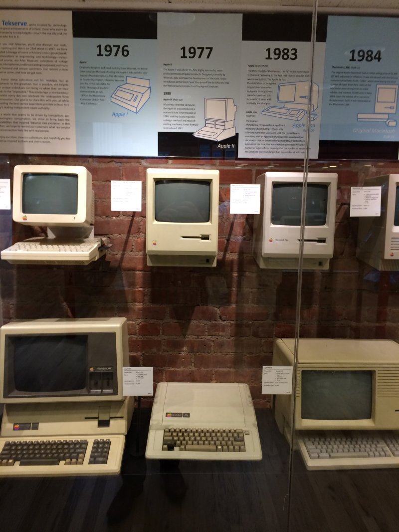 Illustration : Le premier "Apple Store" de New York ferme ses portes et vend sa collection de Mac