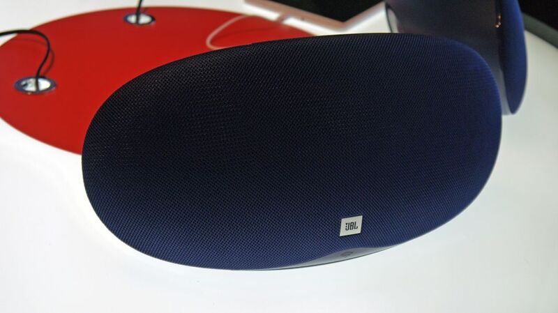 Illustration : JBL aurait confirmé à demi-mot la nouvelle couleur "bleu nuit" de l'iPhone 7