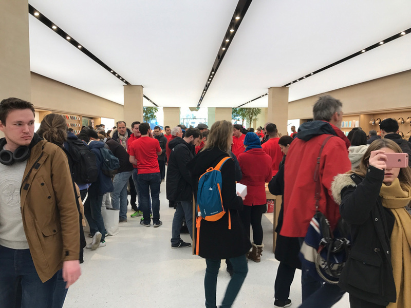Illustration : Quelques (belles) photos de l'ouverture de l'Apple Store St Germain