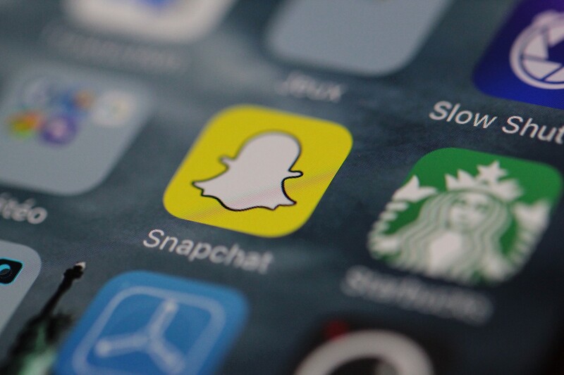 Illustration : Snapchat lance des chats (à 16), des outils pour créer des stickers et une fonction Shazam